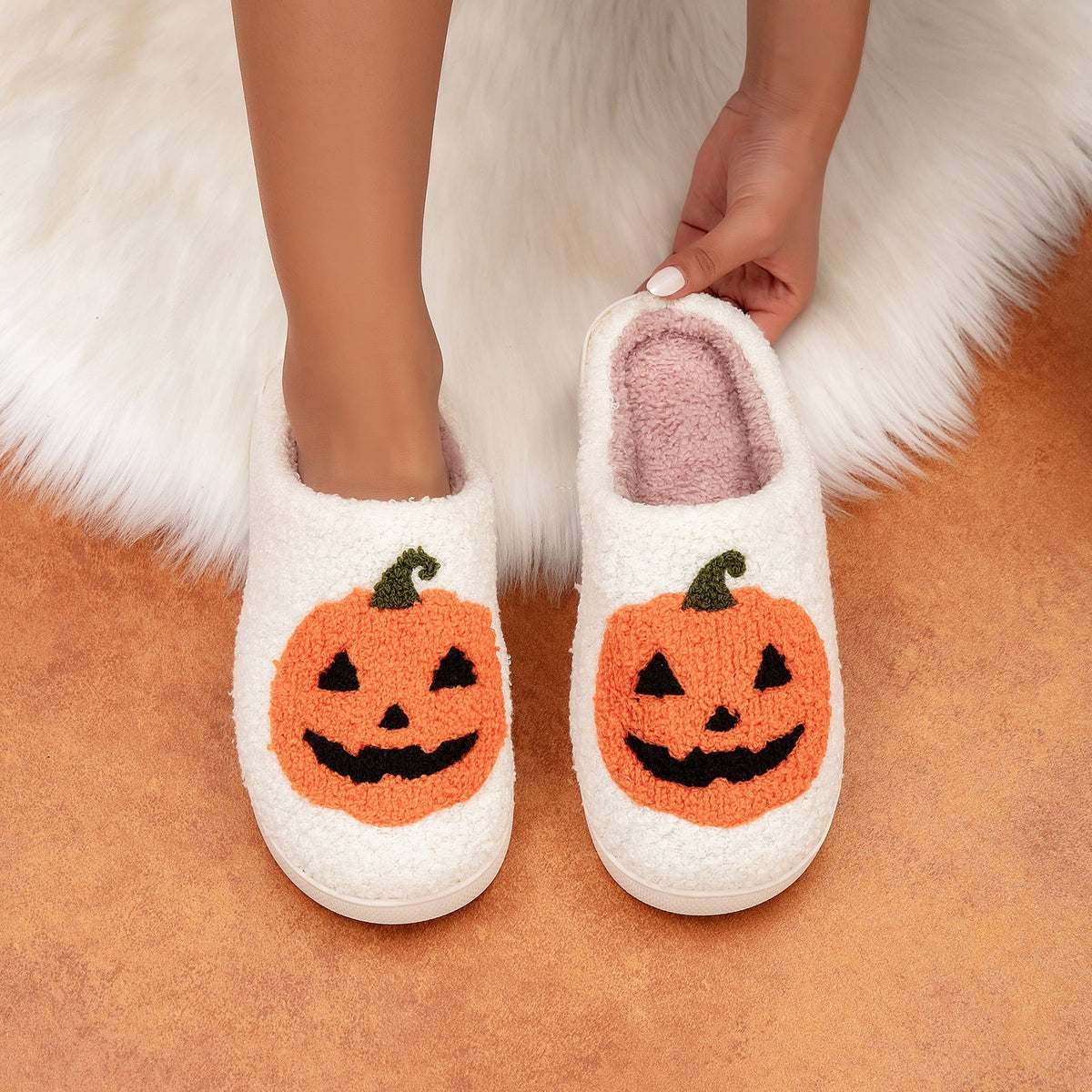 BERANMEY Halloween Slippers for Women Perfect Soft Plush Comfy Warm Slip-On Cute Womens Slippers Indoor Fluffy House Sli