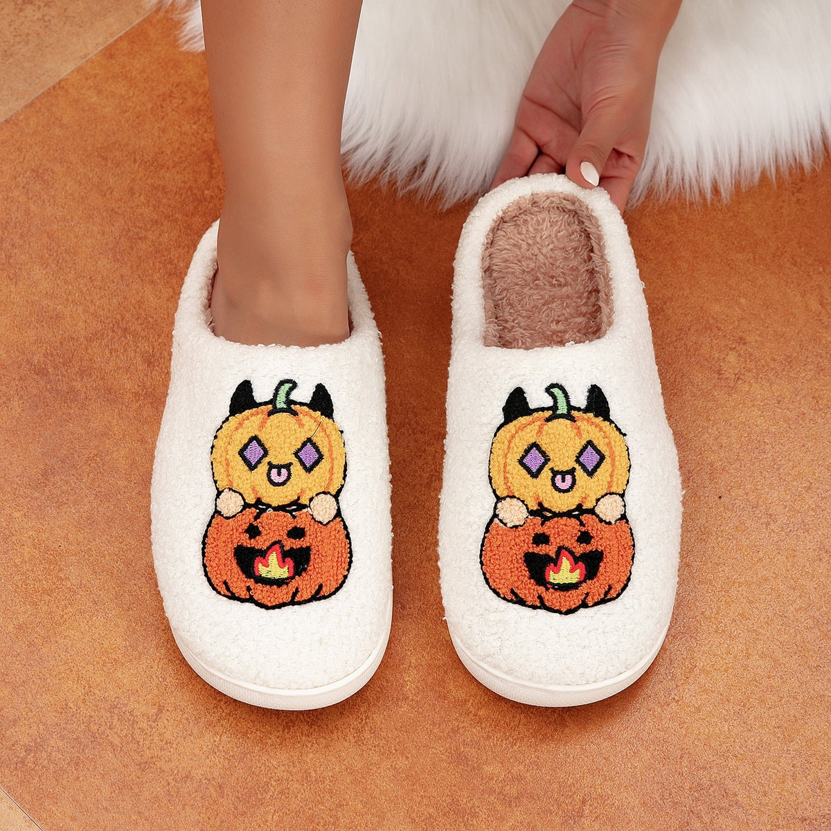 BERANMEY Halloween Slippers for Women Perfect Soft Plush Comfy Warm Slip-On Cute Womens Slippers Indoor Fluffy House Sli