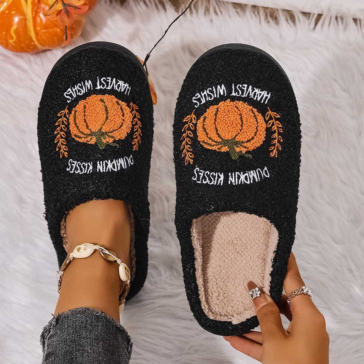 SAWOBUUN Womens Mens Halloween Pumpkin Slippers Cozy Fuzzy Closed Toe House Slippers Fall Harvest Plush Warm Indoor Slip