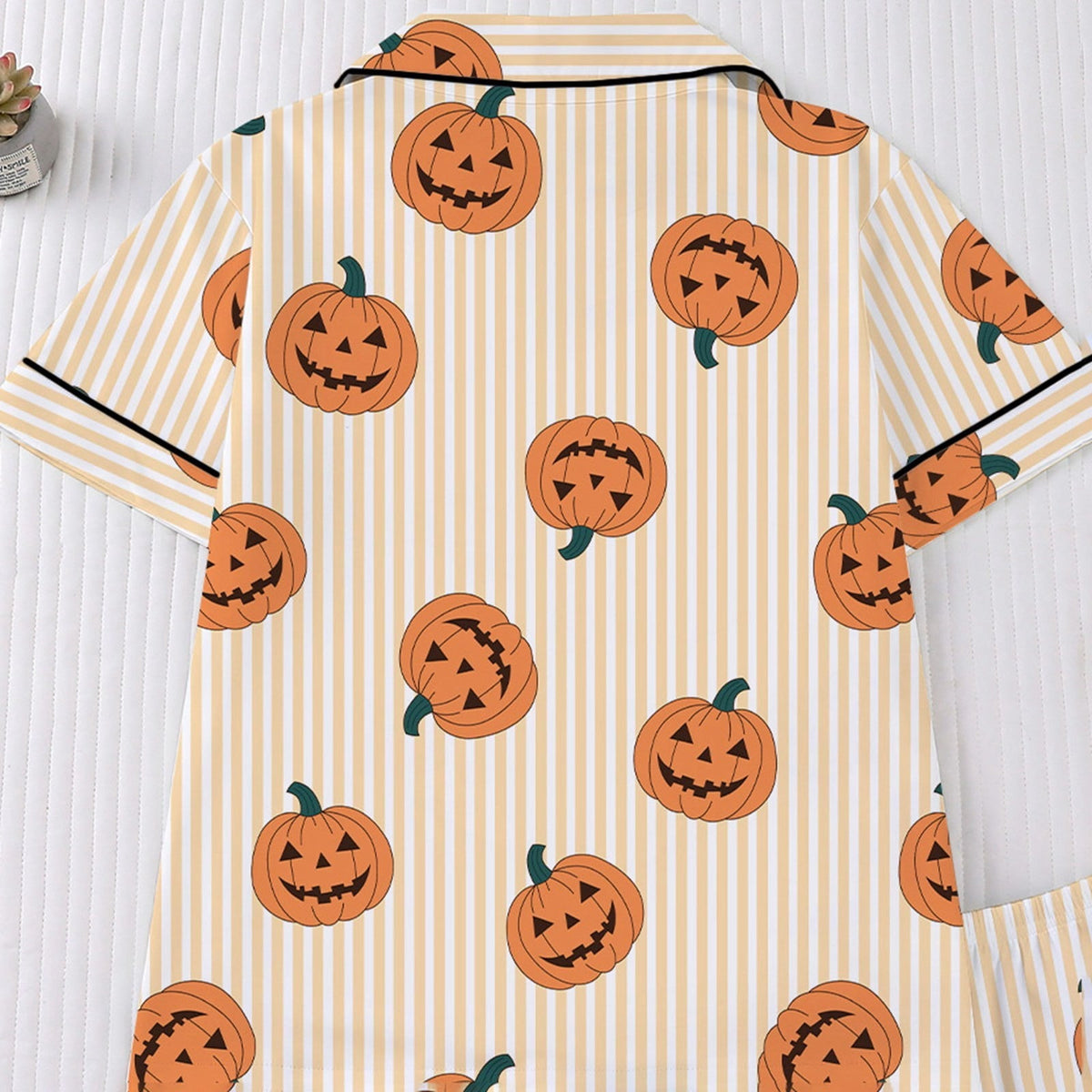 CUZIBR Girls Halloween Pajamas Sets Soft Comfortable Ghost Pumpkin Lapel Button Short Sleeve Shirt Elastic Waist Shorts